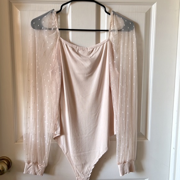 NWOT Women’s Body suit sheer sleeves size M - Picture 5 of 5